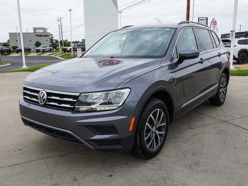 Used 2020 Volkswagen Tiguan SE AWD/4WD image 4