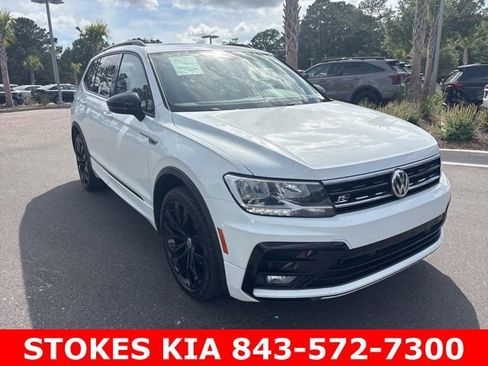 Used 2021 Volkswagen Tiguan SE FWD image 3