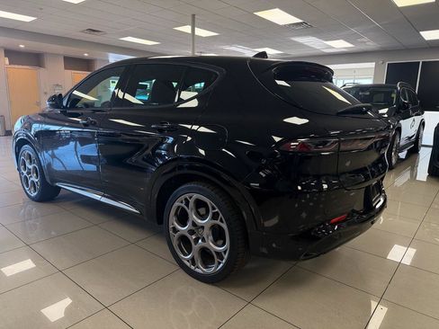 Used 2024 Alfa Romeo Tonale Ti w/ Premium Interior Package AWD/4WD image 3