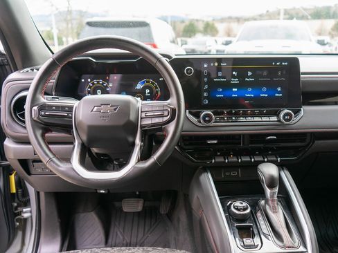 Used 2024 Chevrolet Colorado Z71 image 13