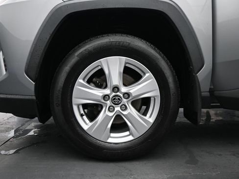 Used 2021 Toyota RAV4 XLE image 13