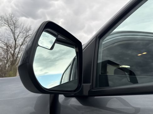 Used 2022 Chevrolet Colorado Z71 image 13