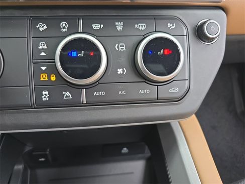 New 2026 Land Rover Defender 110 V8 image 24