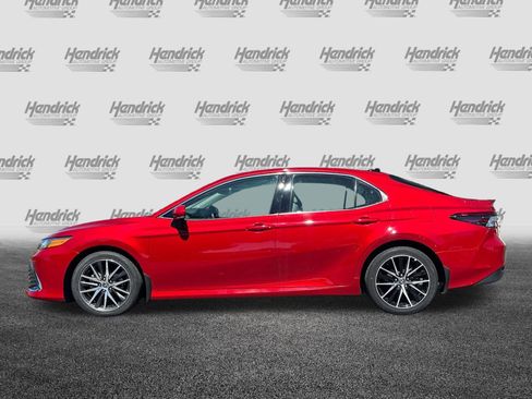 Used 2024 Toyota Camry XLE AWD/4WD image 8