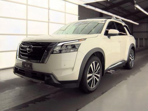 Used 2024 Nissan Pathfinder Platinum AWD/4WD image 1