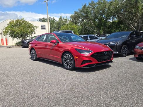 Used 2021 Hyundai Sonata Limited FWD image 2