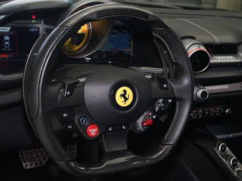 Used 2019 Ferrari 812 Superfast RWD image 13