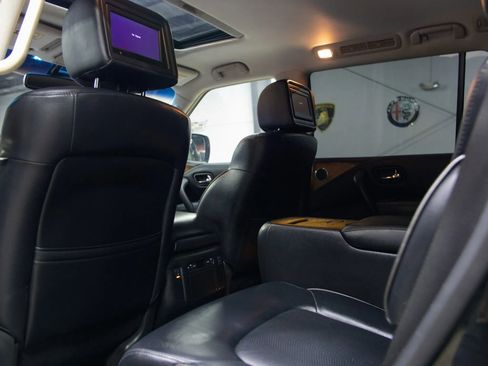 Used 2014 INFINITI QX80 Sport Utility 4D w/ Theater Package image 25