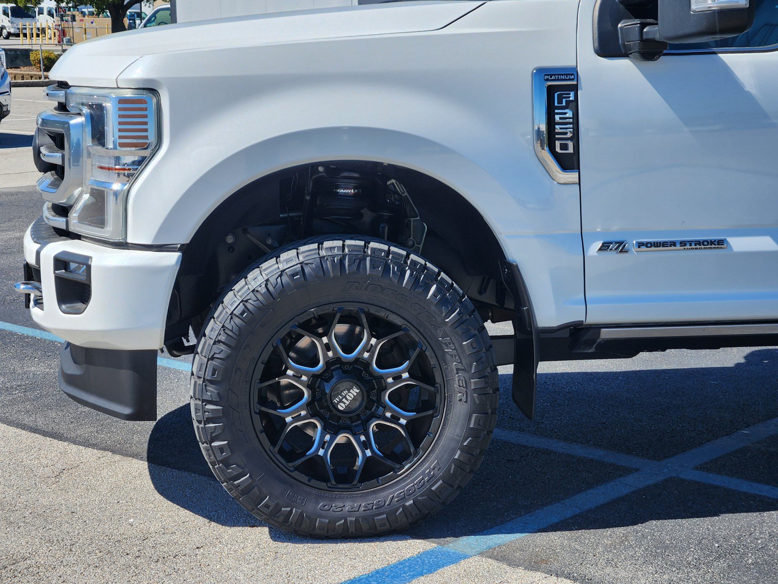 Used 2022 Ford F250 Platinum w/ FX4 Off-Road Package AWD/4WD image 27