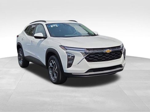 Certified 2024 Chevrolet Trax LT w/ Driver Confidence Package FWD image 7
