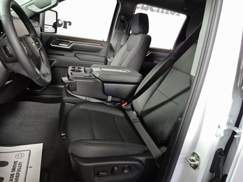 New 2026 Chevrolet Silverado 2500 LT image 17