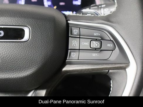 Used 2025 Jeep Grand Cherokee L Limited w/ Luxury Tech Group II image 10