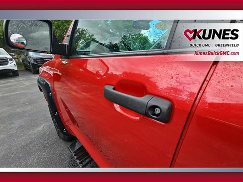 Used 2019 Toyota Tundra SR5 w/ SX Package AWD/4WD image 27