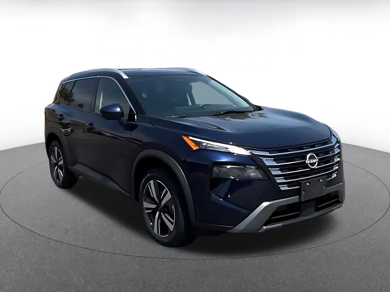 Used 2026 Nissan Rogue SL FWD image 3