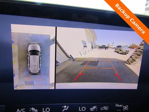 Used 2025 Buick Enclave Preferred AWD/4WD image 16