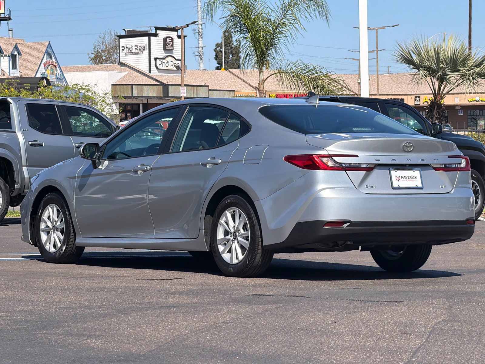 Used 2025 Toyota Camry LE FWD image 3
