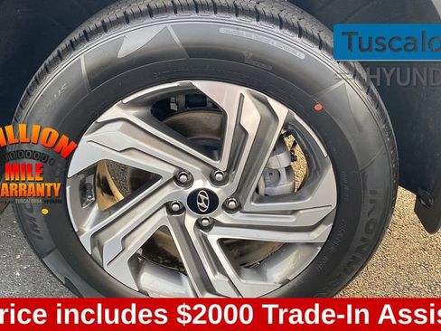 Used 2023 Hyundai Santa Fe SEL w/ Cargo Package image 12