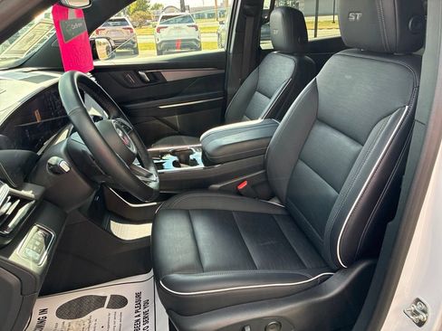 Certified 2026 Buick Enclave Sport Touring FWD image 38
