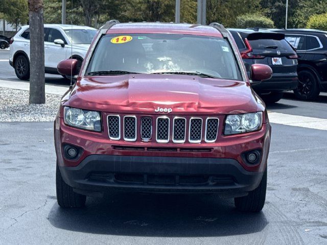 Used 2014 Jeep Compass Latitude FWD image 4