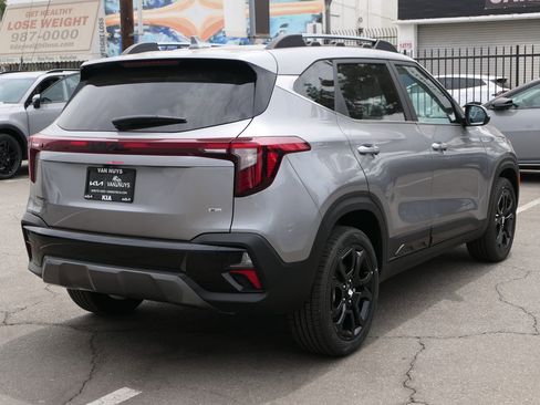 New 2025 Kia Seltos X-Line image 3