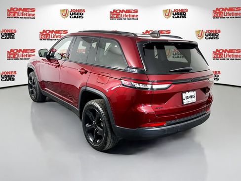 Used 2023 Jeep Grand Cherokee Limited w/ Black Appearance Package AWD/4WD image 2