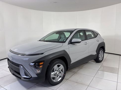 New 2026 Hyundai Kona SE image 1