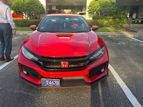 Used 2017 Honda Civic Type R image 2