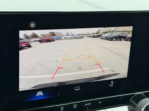 Used 2023 Chevrolet Colorado Trail Boss w/ Advanced Trailering Package image 18