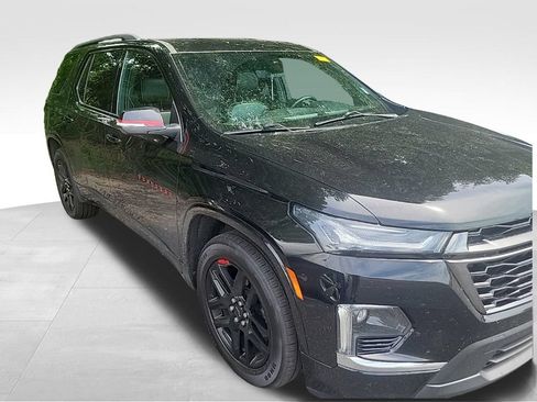 Used 2023 Chevrolet Traverse Premier w/ Redline Edition FWD image 4