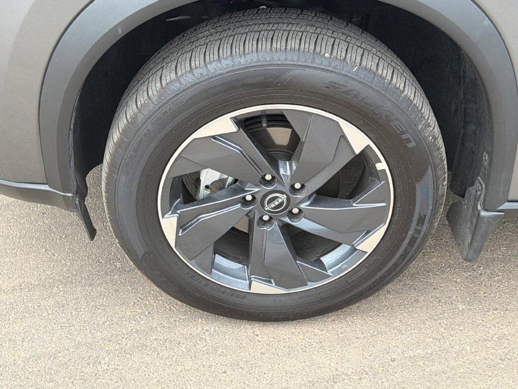 Used 2026 Nissan Rogue SV FWD image 11