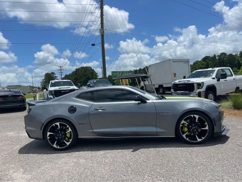Used 2020 Chevrolet Camaro SS RWD image 5