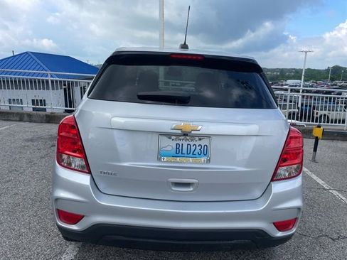 Used 2020 Chevrolet Trax LS w/ Tint and Cruise Package FWD image 5