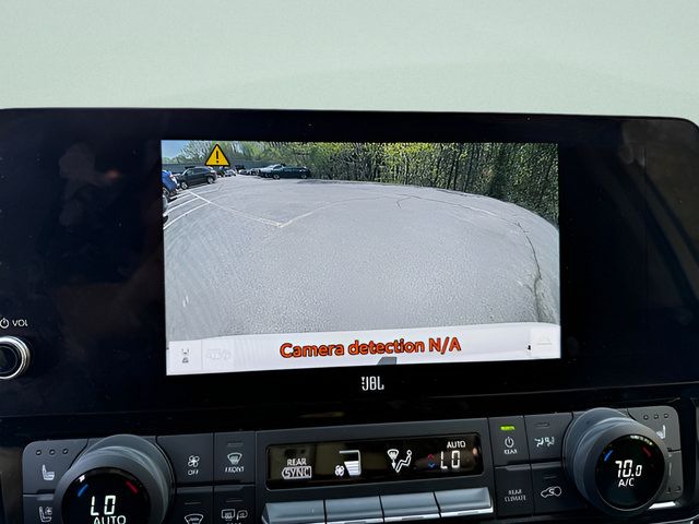 Used 2024 Toyota Grand Highlander AWD image 11