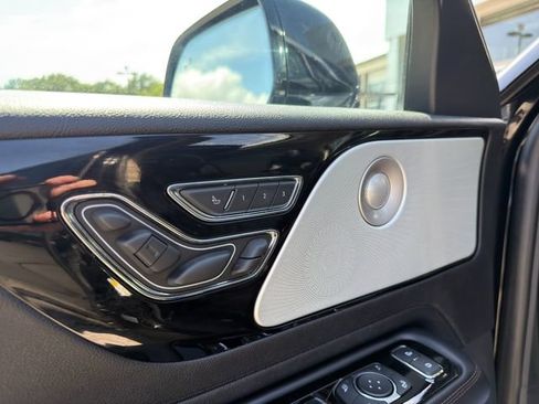 Used 2020 Lincoln Aviator Grand Touring w/ Equipment Group 302A AWD/4WD image 24