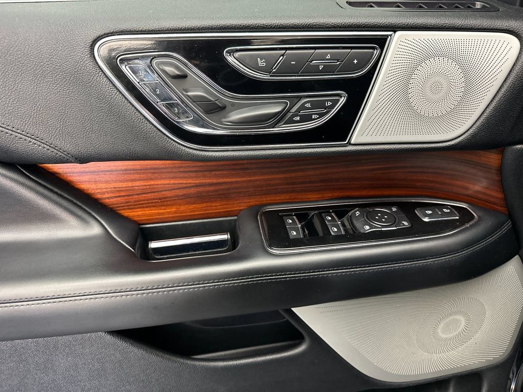 Used 2020 Lincoln Navigator Reserve AWD/4WD image 10