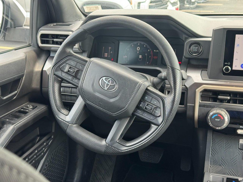 Used 2025 Toyota Tacoma SR5 AWD/4WD image 18