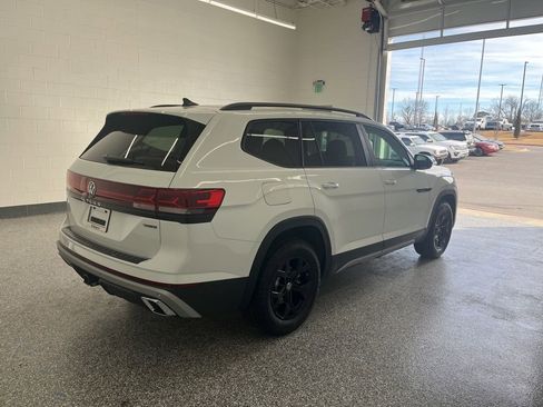 New 2026 Volkswagen Atlas Peak Edition AWD/4WD image 7