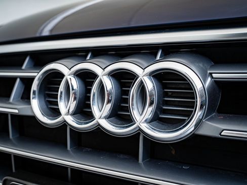 Used 2018 Audi Q5 2.0T Premium Plus w/ Premium Plus Package image 3