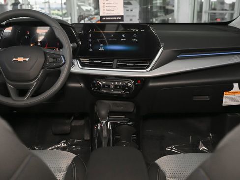 New 2026 Chevrolet Trax LT w/ LPO, Blackout Package FWD image 23