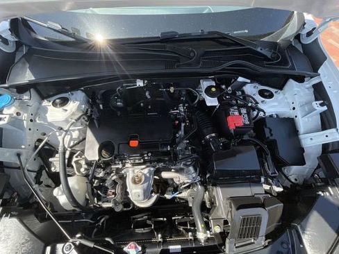 Used 2025 Honda HR-V LX image 26