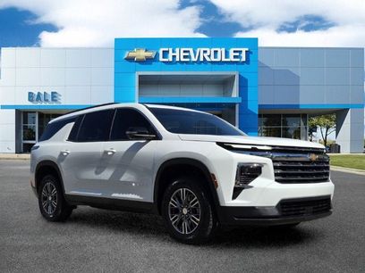 Used 2024 Chevrolet Traverse LT