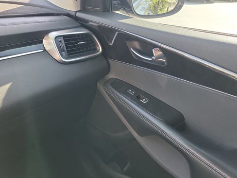 Used 2018 Kia Sorento EX FWD image 29
