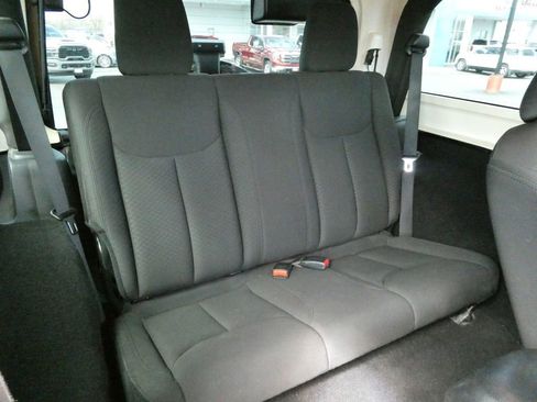 Used 2016 Jeep Wrangler Sport image 15