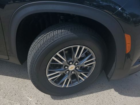 New 2026 Chevrolet Traverse LT w/ Driver Confidence Package FWD image 8