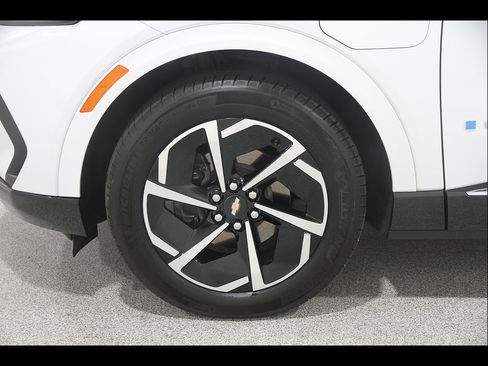 Used 2024 Chevrolet Equinox EV LT FWD image 23