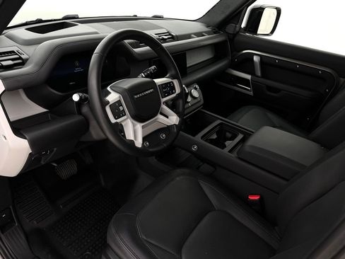 Used 2024 Land Rover Defender 110 X-Dynamic SE image 13