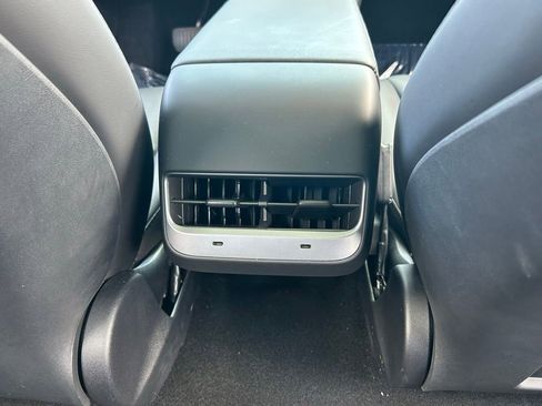 Used 2023 Tesla Model 3 Standard Range image 50