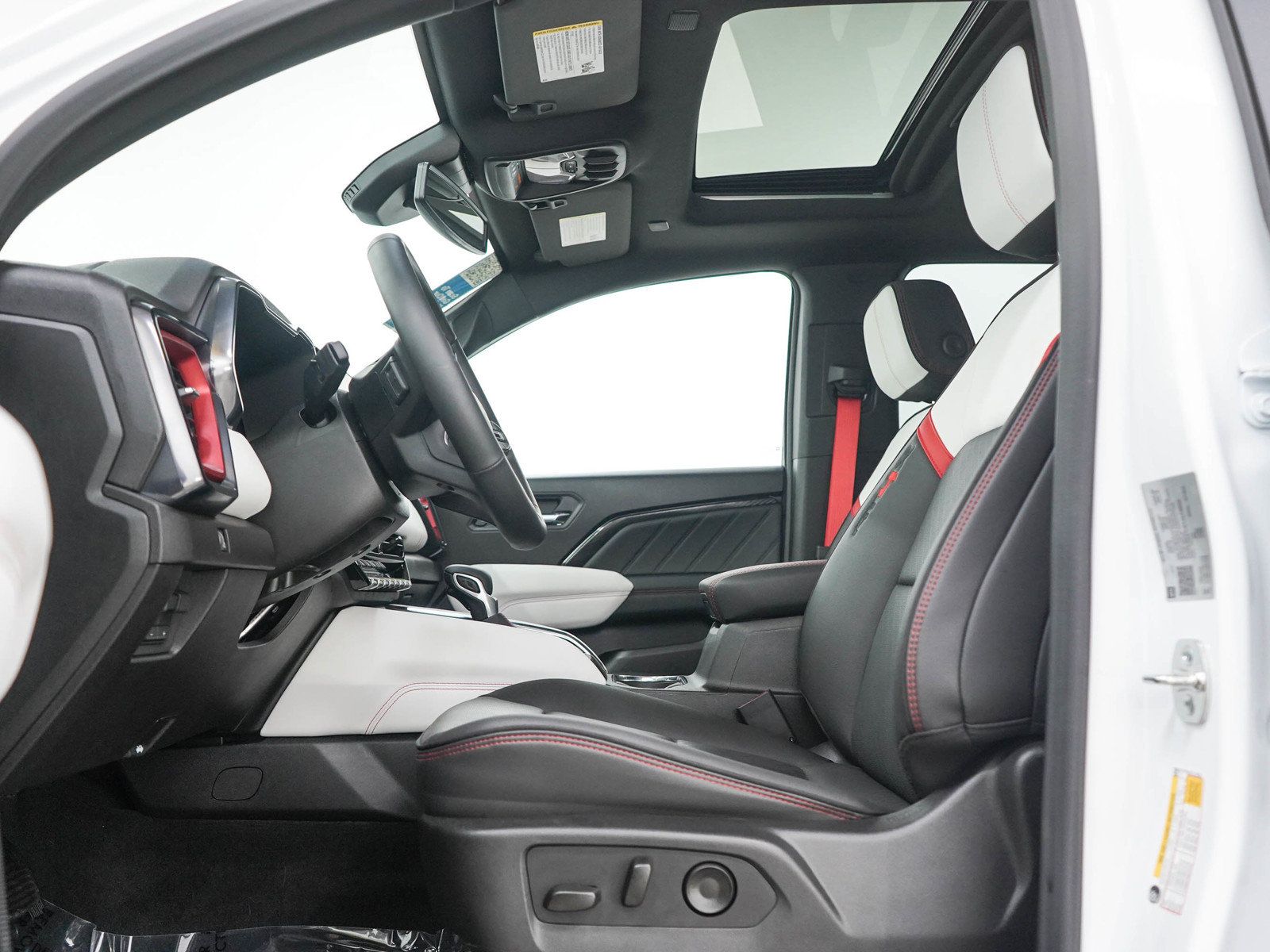 Used 2026 GMC Canyon AT4X AWD/4WD image 23