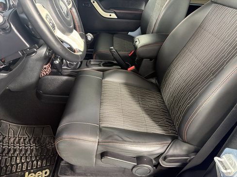 Used 2012 Jeep Wrangler Sahara AWD/4WD image 12