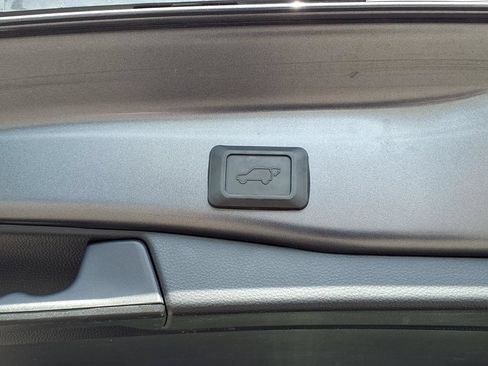 Used 2024 Toyota RAV4 SE AWD/4WD image 18